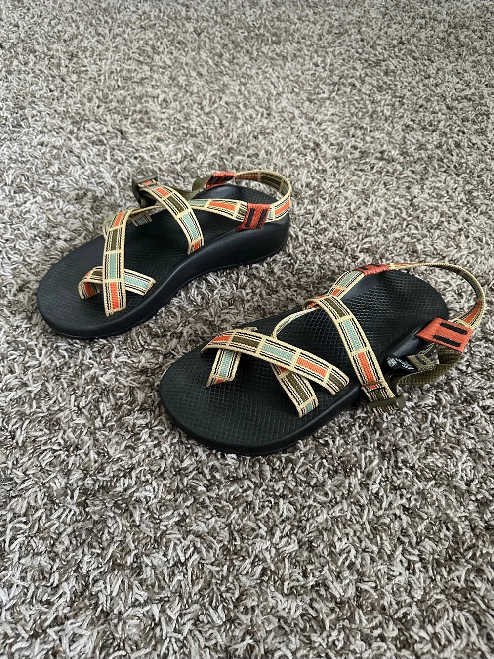 Men’s Chaco multi-colored sandles with toe strap